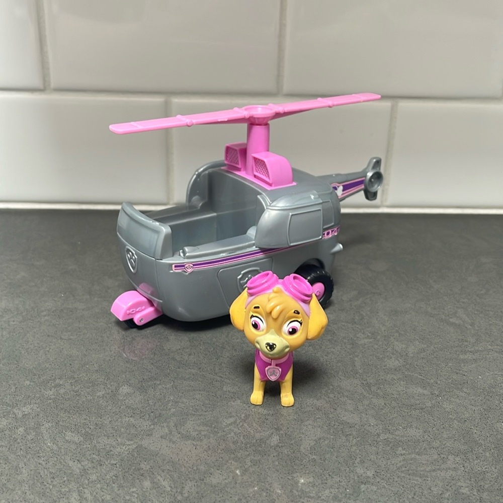 Paw Patrol Skye's Helicopter And Figure Spinmaster